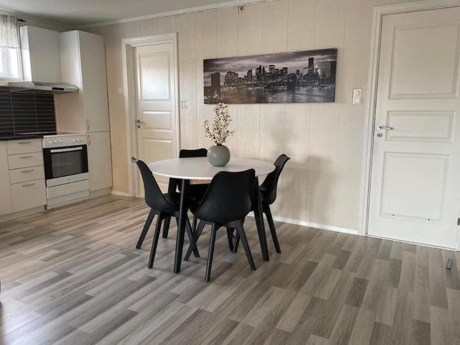 Apartamento Sentral Og Koselig Leilighet Tromsø Exterior foto